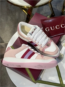 {{productViewItem.photos[photoViewList.activeNavIndex].Alt || productViewItem.photos[photoViewList.activeNavIndex].Description || 'Кеды GUCCI'}}