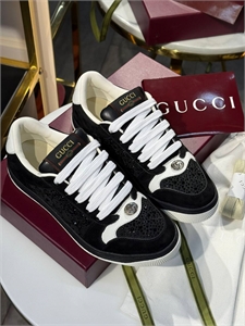 {{productViewItem.photos[photoViewList.activeNavIndex].Alt || productViewItem.photos[photoViewList.activeNavIndex].Description || 'Кеды GUCCI'}}