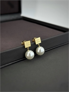 {{productViewItem.photos[photoViewList.activeNavIndex].Alt || productViewItem.photos[photoViewList.activeNavIndex].Description || 'Серьги MIU MIU'}}