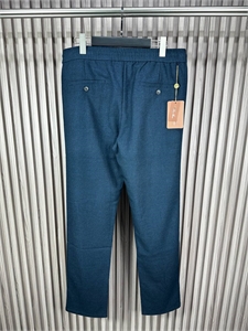 {{productViewItem.photos[photoViewList.activeNavIndex].Alt || productViewItem.photos[photoViewList.activeNavIndex].Description || 'Брюки LP'}}