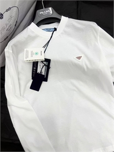 {{productViewItem.photos[photoViewList.activeNavIndex].Alt || productViewItem.photos[photoViewList.activeNavIndex].Description || 'Лонгслив PRADA'}}