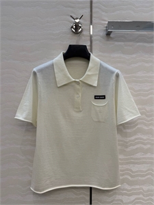 {{productViewItem.photos[photoViewList.activeNavIndex].Alt || productViewItem.photos[photoViewList.activeNavIndex].Description || 'Поло MIU MIU'}}