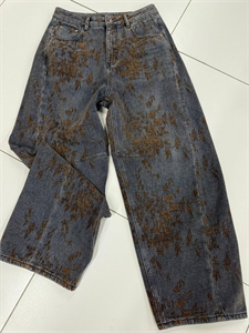 {{productViewItem.photos[photoViewList.activeNavIndex].Alt || productViewItem.photos[photoViewList.activeNavIndex].Description || 'Джинсы BRUNELLO CUCINELLI'}}