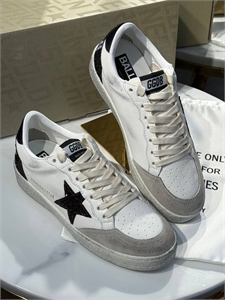 {{productViewItem.photos[photoViewList.activeNavIndex].Alt || productViewItem.photos[photoViewList.activeNavIndex].Description || 'Кеды GG'}}