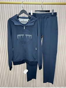 {{productViewItem.photos[photoViewList.activeNavIndex].Alt || productViewItem.photos[photoViewList.activeNavIndex].Description || 'Костюм BC'}}