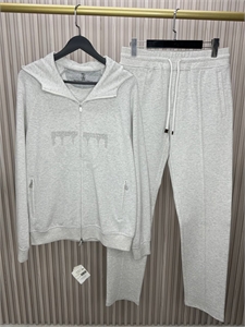 {{productViewItem.photos[photoViewList.activeNavIndex].Alt || productViewItem.photos[photoViewList.activeNavIndex].Description || 'Костюм BC'}}