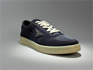 {{productViewItem.photos[photoViewList.activeNavIndex].Alt || productViewItem.photos[photoViewList.activeNavIndex].Description || 'Кеды PRADA'}}