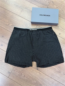 {{productViewItem.photos[photoViewList.activeNavIndex].Alt || productViewItem.photos[photoViewList.activeNavIndex].Description || 'Нижнее бельё BALENCIAGA (боксёры)'}}