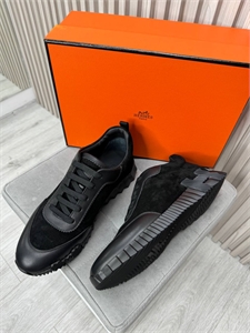 {{productViewItem.photos[photoViewList.activeNavIndex].Alt || productViewItem.photos[photoViewList.activeNavIndex].Description || 'Кроссовки HERMES'}}