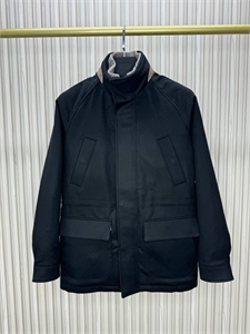 {{productViewItem.photos[photoViewList.activeNavIndex].Alt || productViewItem.photos[photoViewList.activeNavIndex].Description || 'Кашемировая куртка LP'}}