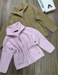 {{productViewItem.photos[photoViewList.activeNavIndex].Alt || productViewItem.photos[photoViewList.activeNavIndex].Description || 'Кардиган LORO PIANA'}}