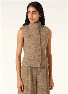 {{productViewItem.photos[photoViewList.activeNavIndex].Alt || productViewItem.photos[photoViewList.activeNavIndex].Description || 'Жилет LORO PIANA'}}