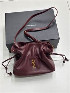 {{productViewItem.photos[photoViewList.activeNavIndex].Alt || productViewItem.photos[photoViewList.activeNavIndex].Description || 'Сумка YSL'}}