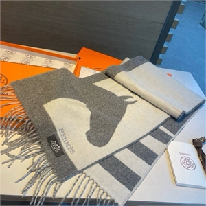 {{productViewItem.photos[photoViewList.activeNavIndex].Alt || productViewItem.photos[photoViewList.activeNavIndex].Description || 'Шарф HERMES'}}