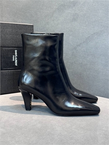 {{productViewItem.photos[photoViewList.activeNavIndex].Alt || productViewItem.photos[photoViewList.activeNavIndex].Description || 'Ботильоны YSL'}}