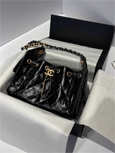 {{productViewItem.photos[photoViewList.activeNavIndex].Alt || productViewItem.photos[photoViewList.activeNavIndex].Description || 'Сумка CHANEL'}}