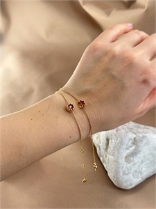 {{productViewItem.photos[photoViewList.activeNavIndex].Alt || productViewItem.photos[photoViewList.activeNavIndex].Description || 'Браслет CHANEL'}}