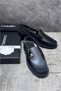 {{productViewItem.photos[photoViewList.activeNavIndex].Alt || productViewItem.photos[photoViewList.activeNavIndex].Description || 'Сандалии CHANEL'}}