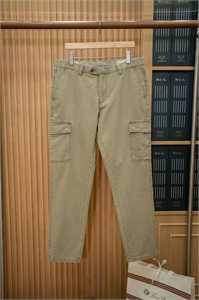 {{productViewItem.photos[photoViewList.activeNavIndex].Alt || productViewItem.photos[photoViewList.activeNavIndex].Description || 'Брюки BC'}}