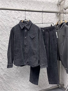 {{productViewItem.photos[photoViewList.activeNavIndex].Alt || productViewItem.photos[photoViewList.activeNavIndex].Description || 'Комплект BOTTEGA'}}