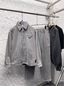 {{productViewItem.photos[photoViewList.activeNavIndex].Alt || productViewItem.photos[photoViewList.activeNavIndex].Description || 'Комплект BOTTEGA'}}