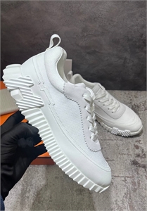 {{productViewItem.photos[photoViewList.activeNavIndex].Alt || productViewItem.photos[photoViewList.activeNavIndex].Description || 'Кроссовки HERMES'}}