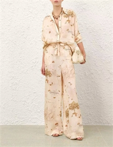 {{productViewItem.photos[photoViewList.activeNavIndex].Alt || productViewItem.photos[photoViewList.activeNavIndex].Description || 'Костюм ZIMMERMANN'}}