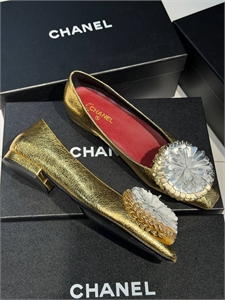 {{productViewItem.photos[photoViewList.activeNavIndex].Alt || productViewItem.photos[photoViewList.activeNavIndex].Description || 'Балетки CHANEL'}}