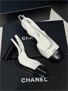 {{productViewItem.photos[photoViewList.activeNavIndex].Alt || productViewItem.photos[photoViewList.activeNavIndex].Description || 'Туфли CHANEL'}}