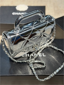 {{productViewItem.photos[photoViewList.activeNavIndex].Alt || productViewItem.photos[photoViewList.activeNavIndex].Description || 'Сумка CHANEL'}}