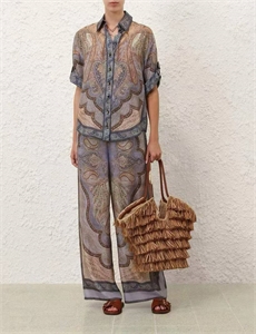 {{productViewItem.photos[photoViewList.activeNavIndex].Alt || productViewItem.photos[photoViewList.activeNavIndex].Description || 'Костюм ZIMMERMANN'}}