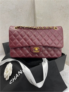 {{productViewItem.photos[photoViewList.activeNavIndex].Alt || productViewItem.photos[photoViewList.activeNavIndex].Description || 'Сумка CHANEL'}}