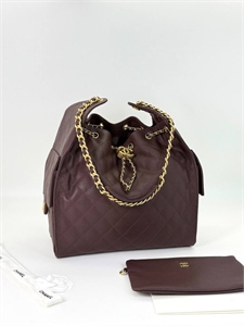 {{productViewItem.photos[photoViewList.activeNavIndex].Alt || productViewItem.photos[photoViewList.activeNavIndex].Description || 'Сумка CHANEL'}}