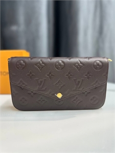 {{productViewItem.photos[photoViewList.activeNavIndex].Alt || productViewItem.photos[photoViewList.activeNavIndex].Description || 'Сумка LOUIS VUITTON'}}