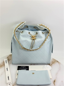 {{productViewItem.photos[photoViewList.activeNavIndex].Alt || productViewItem.photos[photoViewList.activeNavIndex].Description || 'Сумка CHANEL'}}