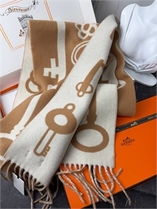 {{productViewItem.photos[photoViewList.activeNavIndex].Alt || productViewItem.photos[photoViewList.activeNavIndex].Description || 'Шарф HERMES Кашемир'}}