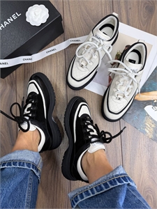 {{productViewItem.photos[photoViewList.activeNavIndex].Alt || productViewItem.photos[photoViewList.activeNavIndex].Description || 'Кроссовки CHANEL'}}