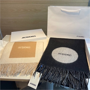 {{productViewItem.photos[photoViewList.activeNavIndex].Alt || productViewItem.photos[photoViewList.activeNavIndex].Description || 'Шарф'}}