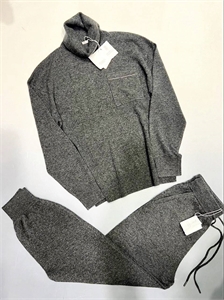 {{productViewItem.photos[photoViewList.activeNavIndex].Alt || productViewItem.photos[photoViewList.activeNavIndex].Description || 'Костюм BRUNELLO CUCINELLI'}}