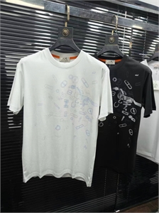 {{productViewItem.photos[photoViewList.activeNavIndex].Alt || productViewItem.photos[photoViewList.activeNavIndex].Description || 'Футболка HERMES'}}