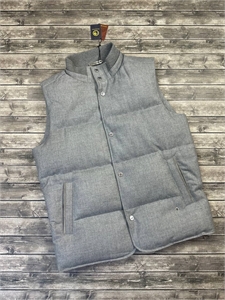 {{productViewItem.photos[photoViewList.activeNavIndex].Alt || productViewItem.photos[photoViewList.activeNavIndex].Description || 'Жилет BC'}}