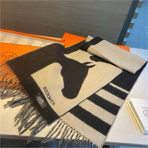 {{productViewItem.photos[photoViewList.activeNavIndex].Alt || productViewItem.photos[photoViewList.activeNavIndex].Description || 'Шарф HERMES'}}