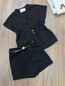 {{productViewItem.photos[photoViewList.activeNavIndex].Alt || productViewItem.photos[photoViewList.activeNavIndex].Description || 'Костюм Schiaparelli'}}