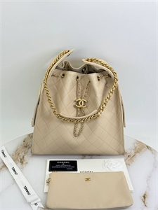 {{productViewItem.photos[photoViewList.activeNavIndex].Alt || productViewItem.photos[photoViewList.activeNavIndex].Description || 'Сумка CHANEL'}}