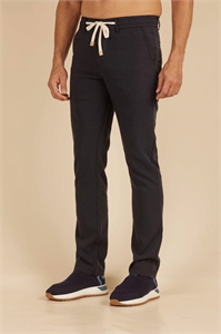 {{productViewItem.photos[photoViewList.activeNavIndex].Alt || productViewItem.photos[photoViewList.activeNavIndex].Description || 'Брюки ELEVENTY'}}