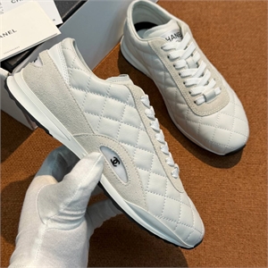 {{productViewItem.photos[photoViewList.activeNavIndex].Alt || productViewItem.photos[photoViewList.activeNavIndex].Description || 'Кроссовки CHANEL'}}