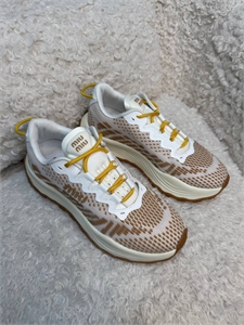 {{productViewItem.photos[photoViewList.activeNavIndex].Alt || productViewItem.photos[photoViewList.activeNavIndex].Description || 'Кроссовки MIU MIU'}}