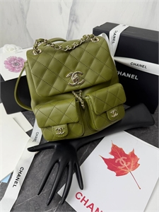 {{productViewItem.photos[photoViewList.activeNavIndex].Alt || productViewItem.photos[photoViewList.activeNavIndex].Description || 'Рюкзак CHANEL'}}