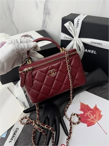 {{productViewItem.photos[photoViewList.activeNavIndex].Alt || productViewItem.photos[photoViewList.activeNavIndex].Description || 'Сумка CHANEL'}}