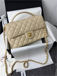 {{productViewItem.photos[photoViewList.activeNavIndex].Alt || productViewItem.photos[photoViewList.activeNavIndex].Description || 'Сумка CHANEL'}}